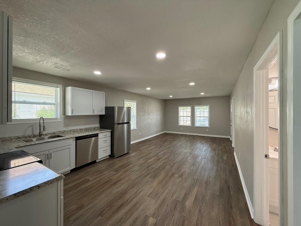 910 W Valley Street — photo 12