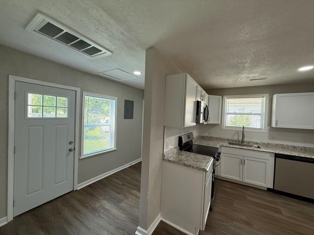 910 W Valley Street — photo 13