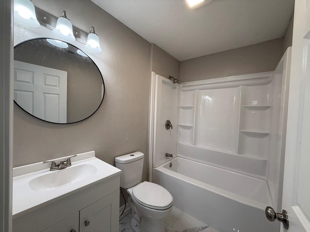 910 W Valley Street — photo 20