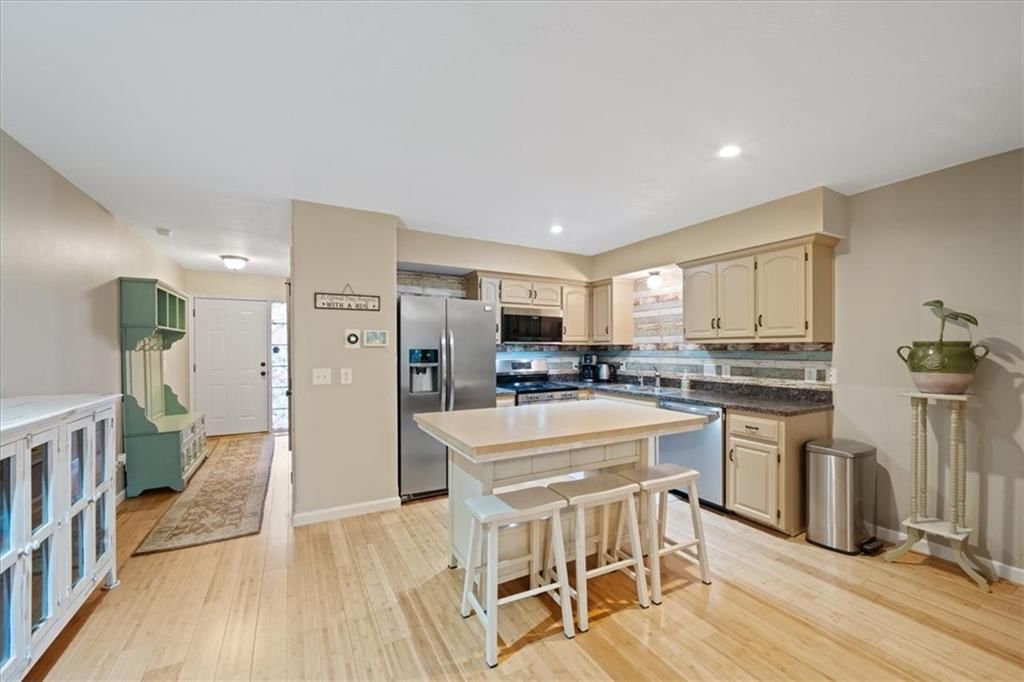 4038 N Hardesty Avenue, Kansas City, MO