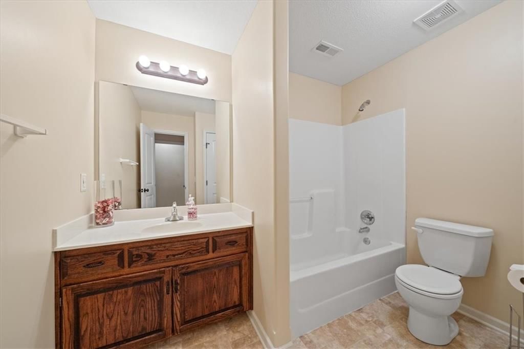 4038 N Hardesty Avenue — photo 15