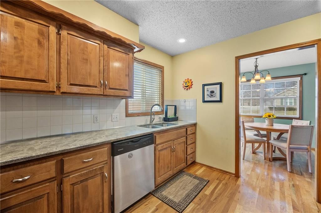 1053 SW 8th Circle — photo 8