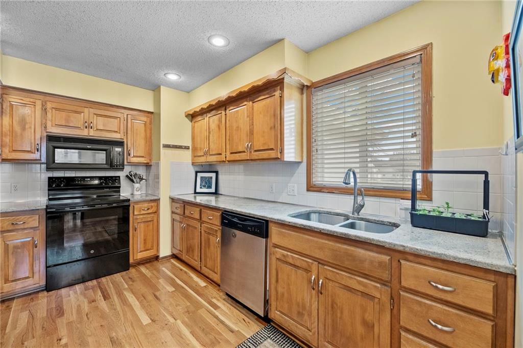 1053 SW 8th Circle — photo 9