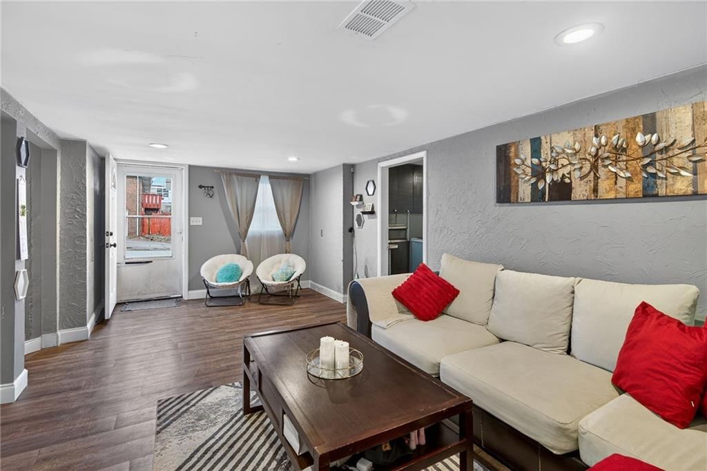 6003 Noorledge Avenue — photo 3