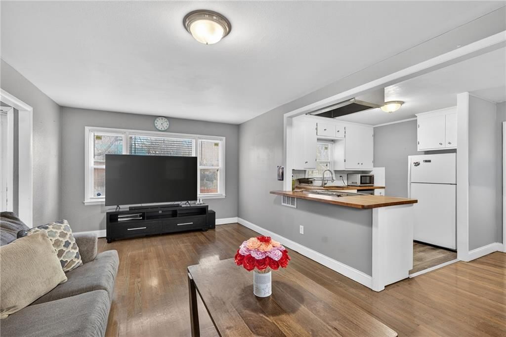 6003 Noorledge Avenue — photo 12