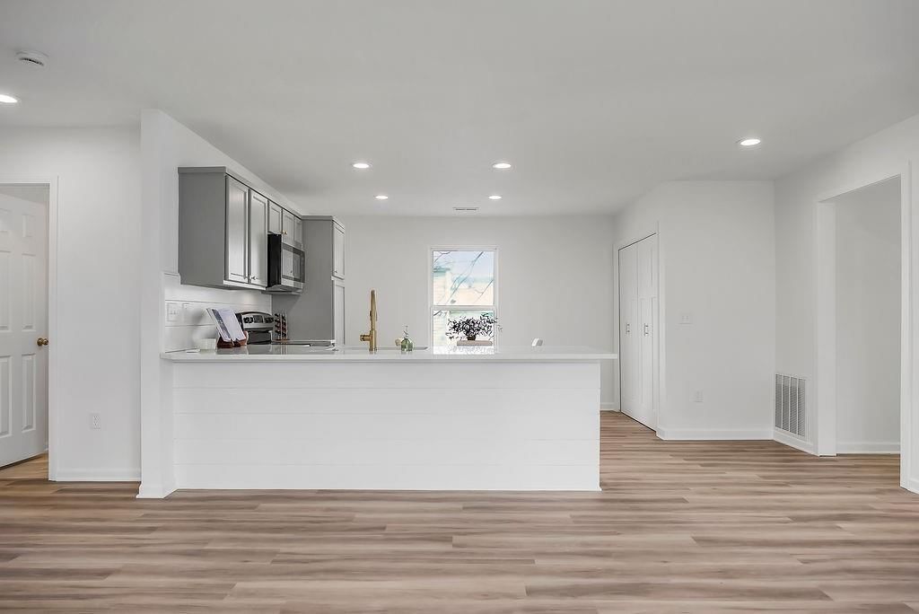 725 Pacific Avenue — photo 7