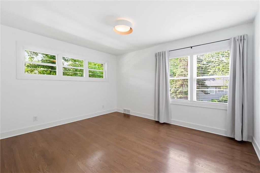 1901 W 70th Street — photo 17