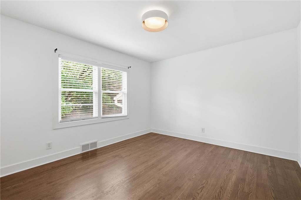1901 W 70th Street — photo 20