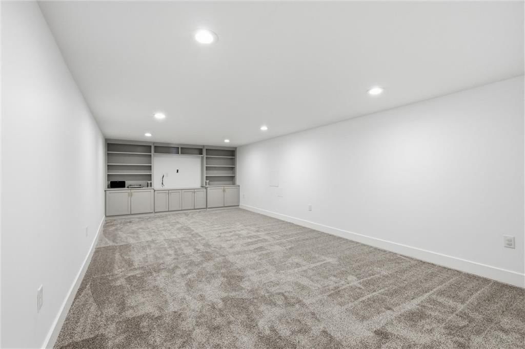 1901 W 70th Street — photo 27