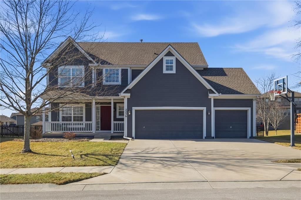 2236 SW Hawk View Road — photo 2
