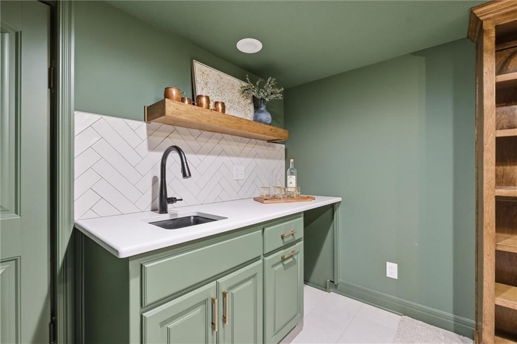 2236 SW Hawk View Road — photo 37