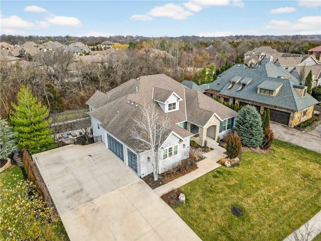 5112 W 142nd Terrace, Leawood, KS