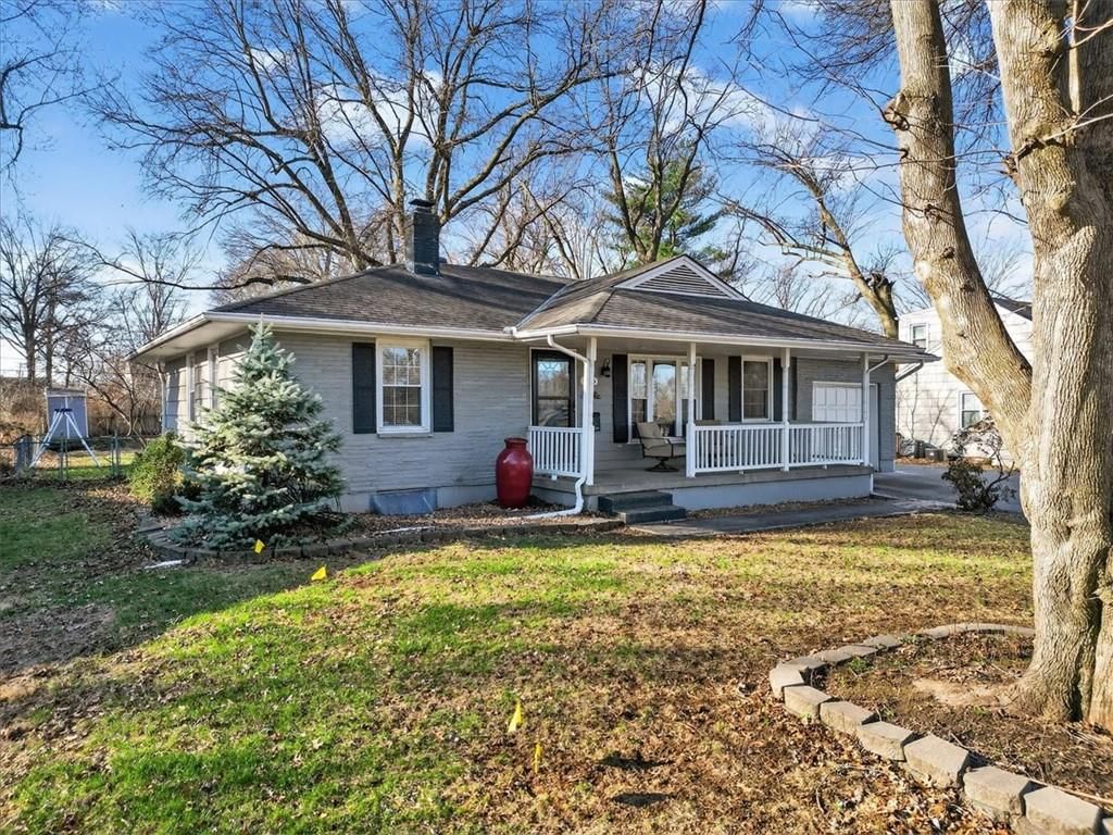 1005 NW MAPLE Street — photo 2