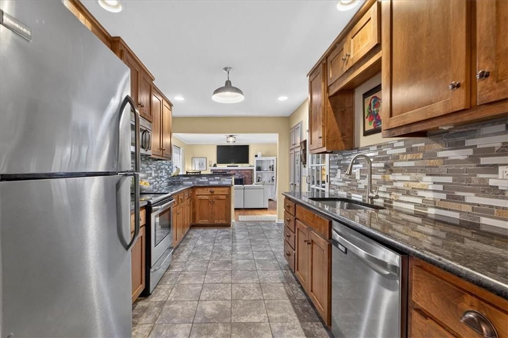 1005 NW MAPLE Street — photo 15