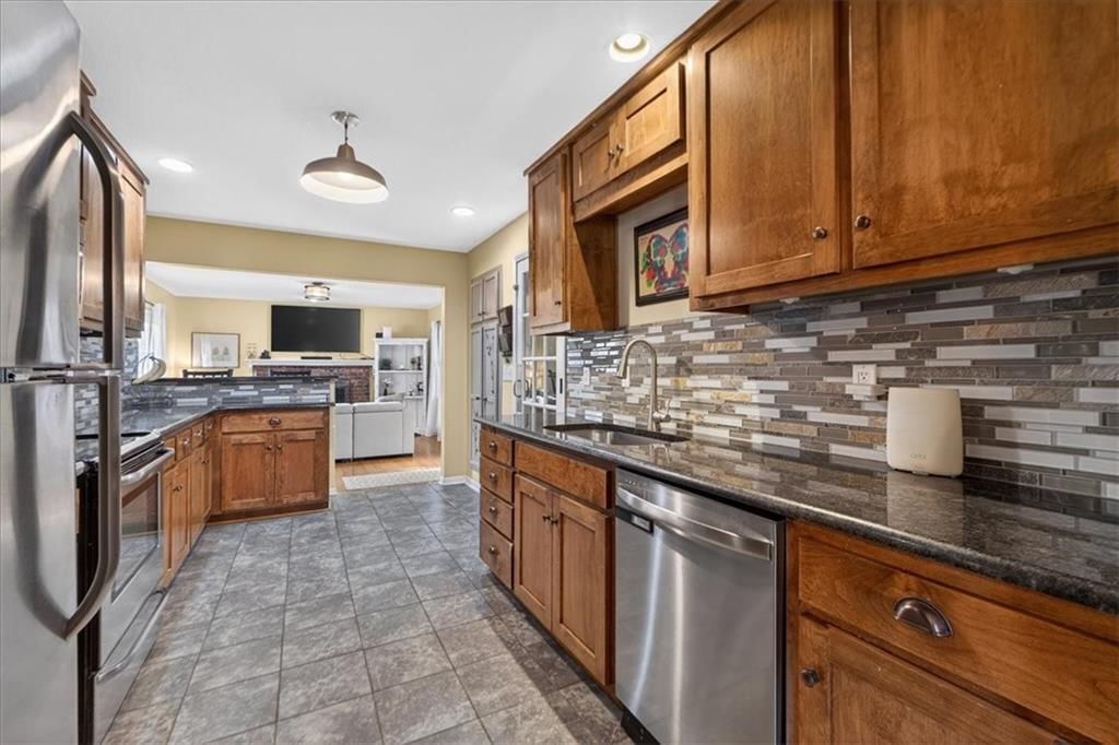 1005 NW MAPLE Street — photo 16