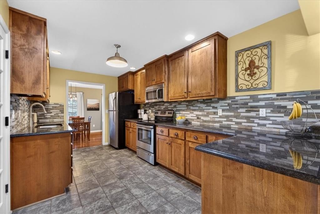 1005 NW MAPLE Street — photo 18