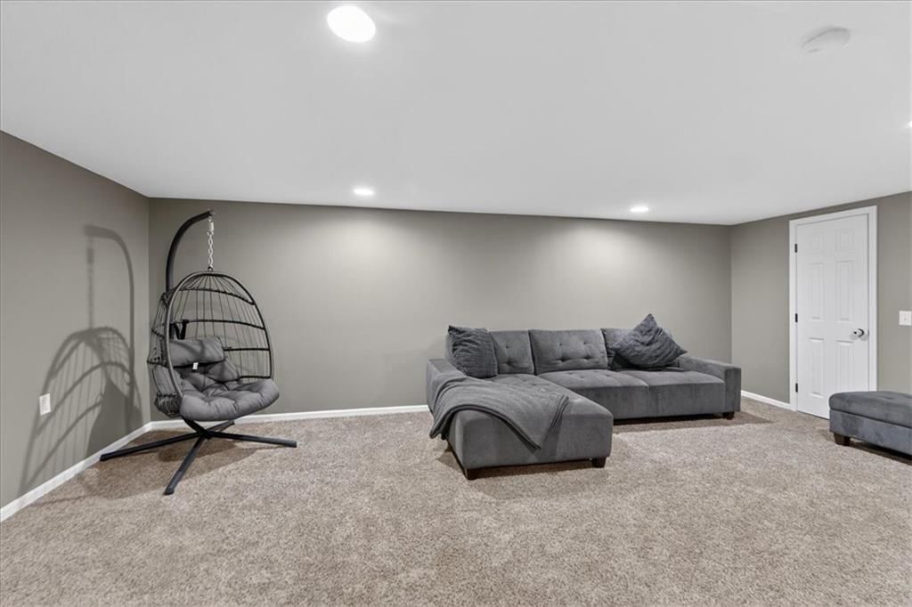 1005 NW MAPLE Street — photo 48