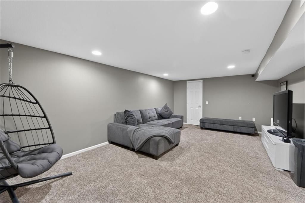 1005 NW MAPLE Street — photo 49