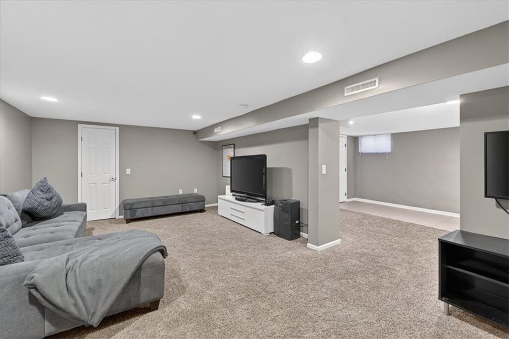 1005 NW MAPLE Street — photo 50