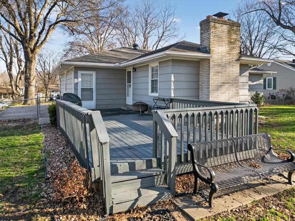 1005 NW MAPLE Street — photo 53
