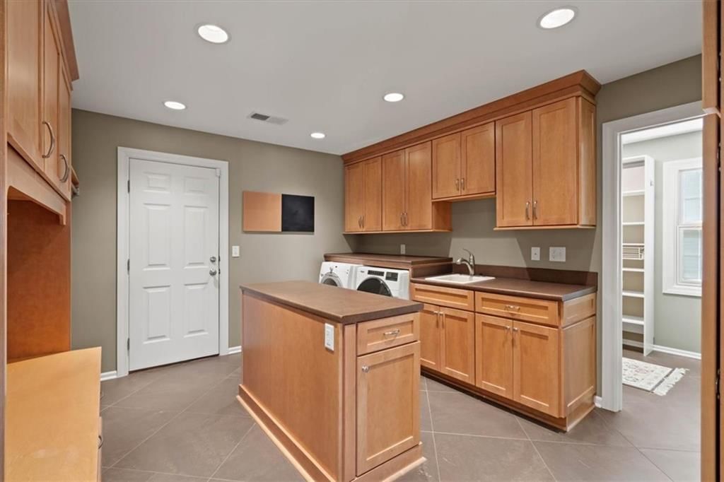 8912 Mohawk Lane — photo 21