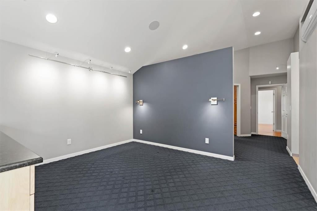 8912 Mohawk Lane — photo 32