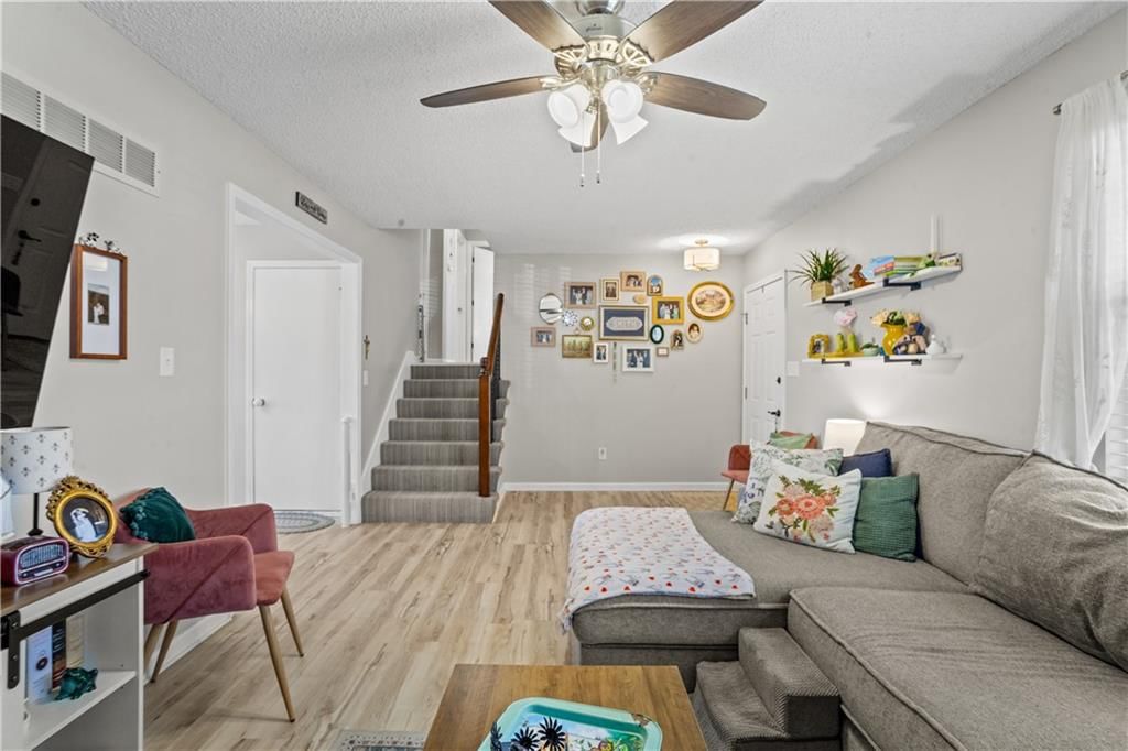 215 Pebblebrook Lane — photo 6