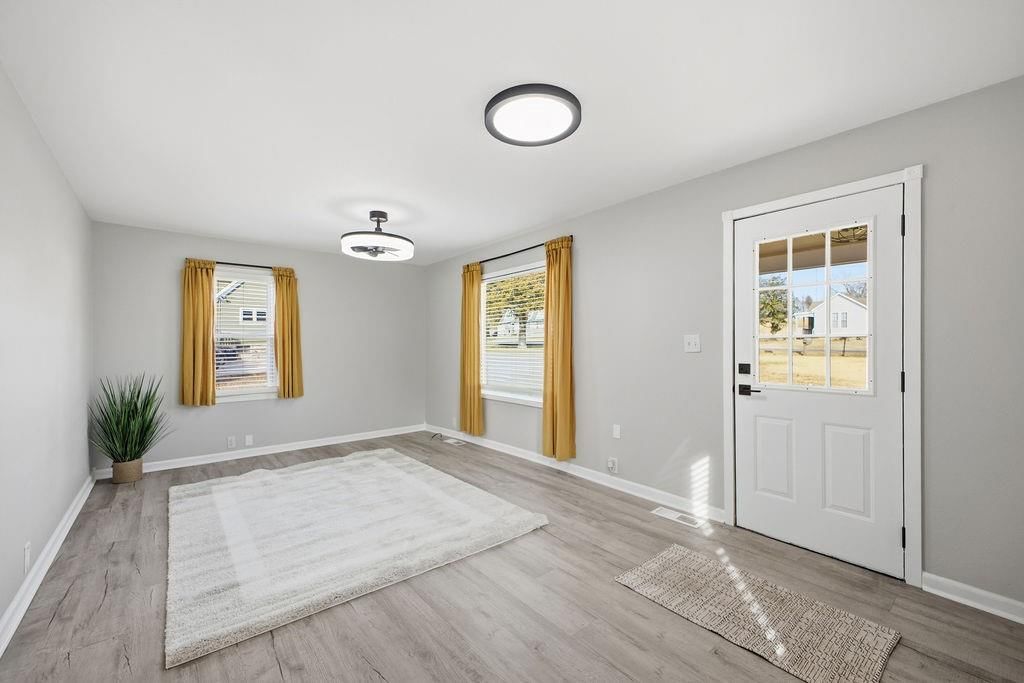 3220 Pickett Road — photo 3