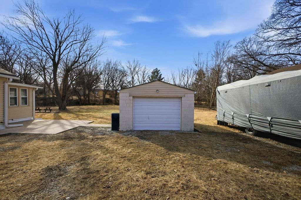 3220 Pickett Road — photo 35