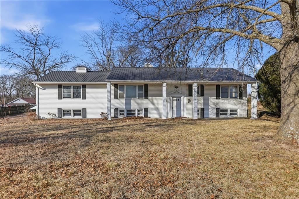28414 S State Route Dd Highway, Harrisonville, MO