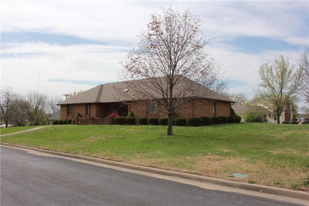 1410 Grandview Drive — photo 2