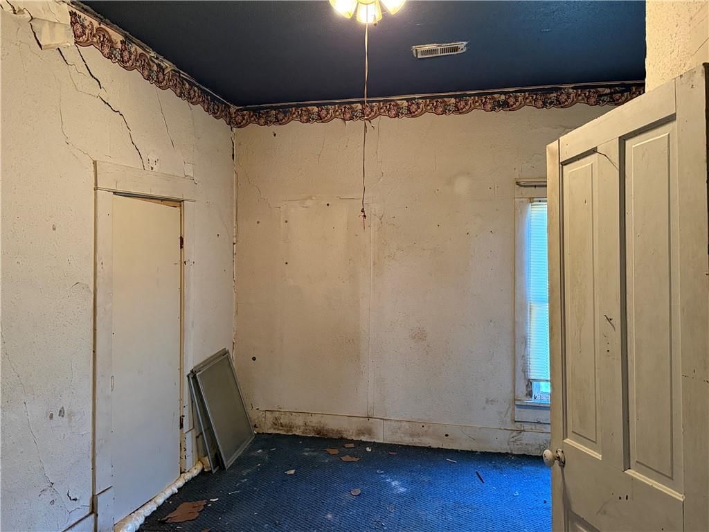 219 S Center Street — photo 5