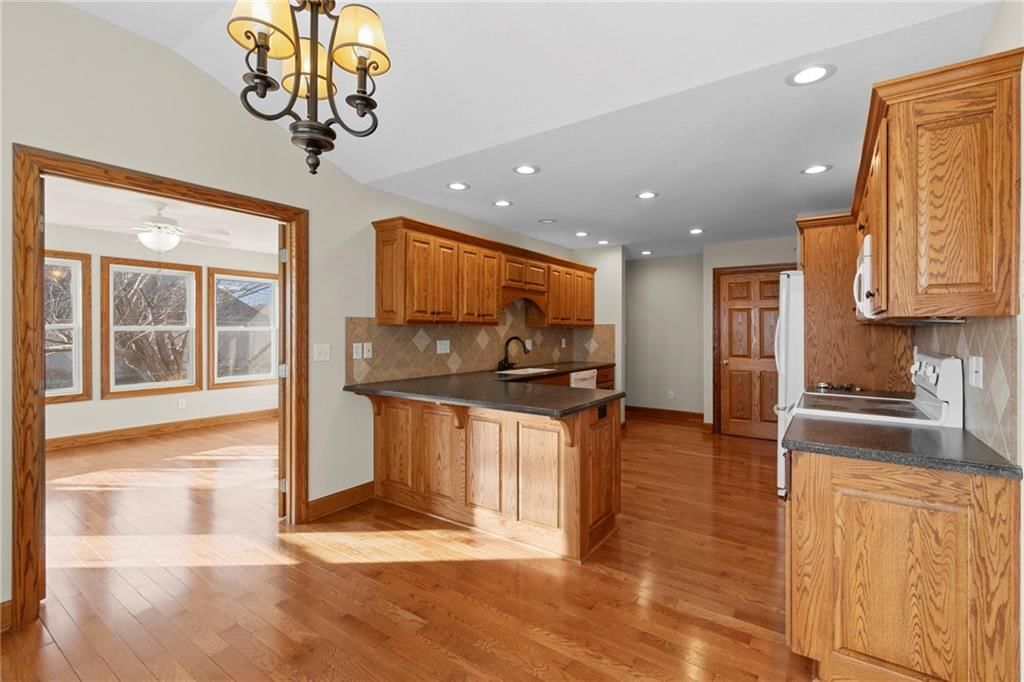 305 Eagles Landing Parkway — photo 12