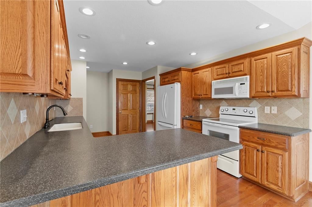 305 Eagles Landing Parkway — photo 13