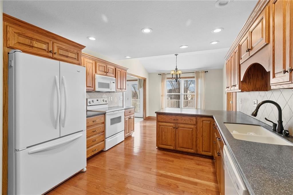 305 Eagles Landing Parkway — photo 14