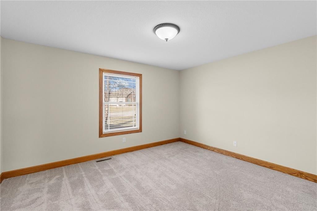 305 Eagles Landing Parkway — photo 23