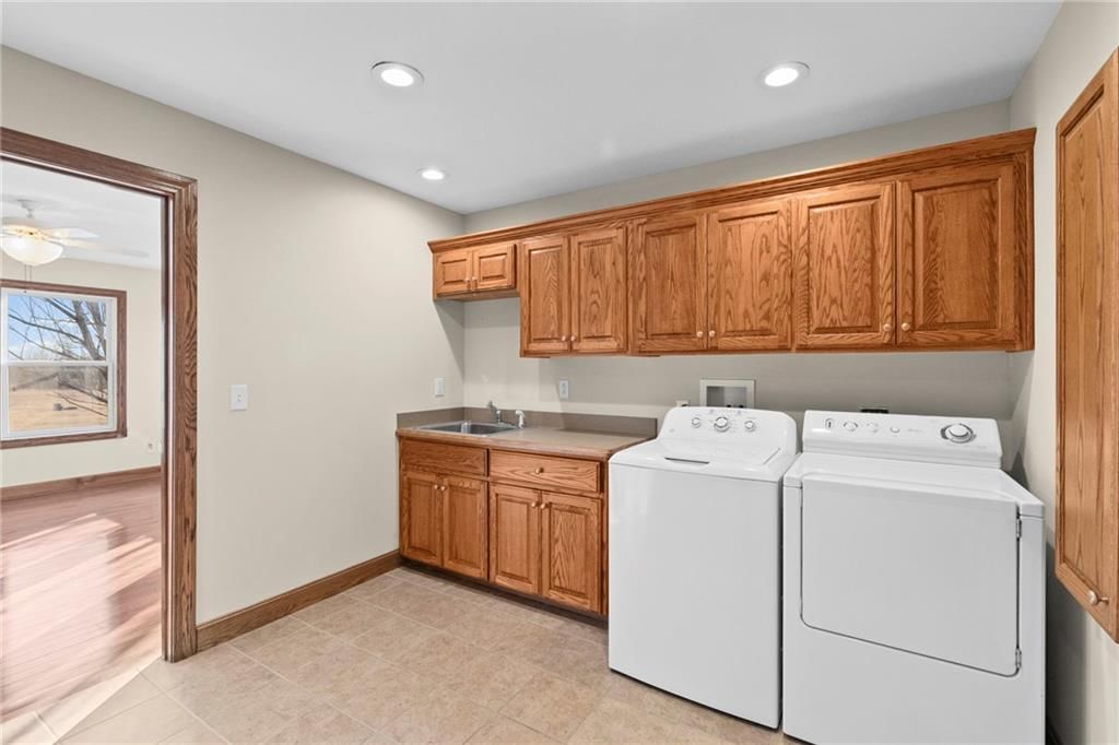305 Eagles Landing Parkway — photo 26