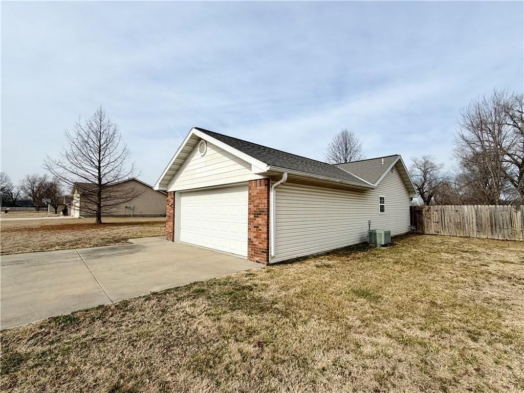 3227 Hughes Avenue — photo 30