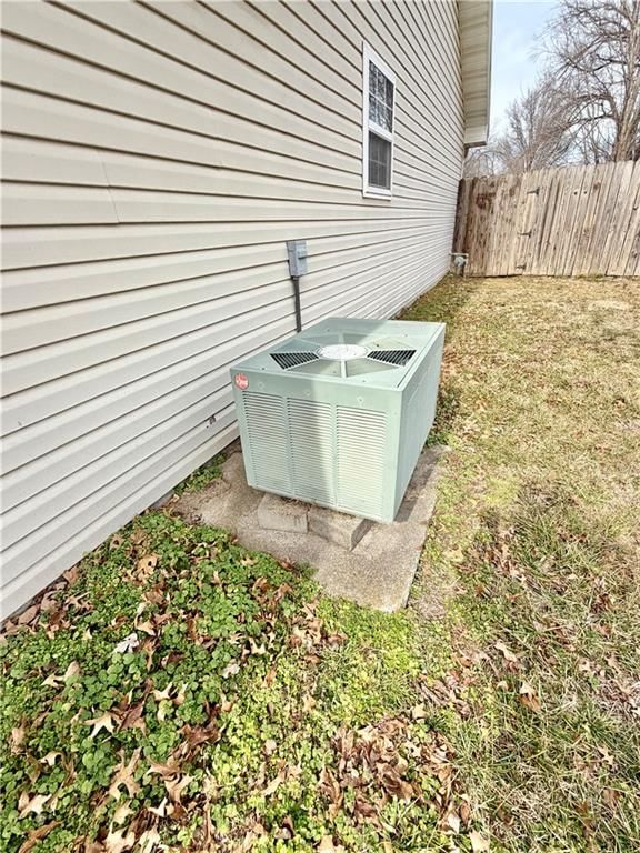 3227 Hughes Avenue — photo 31