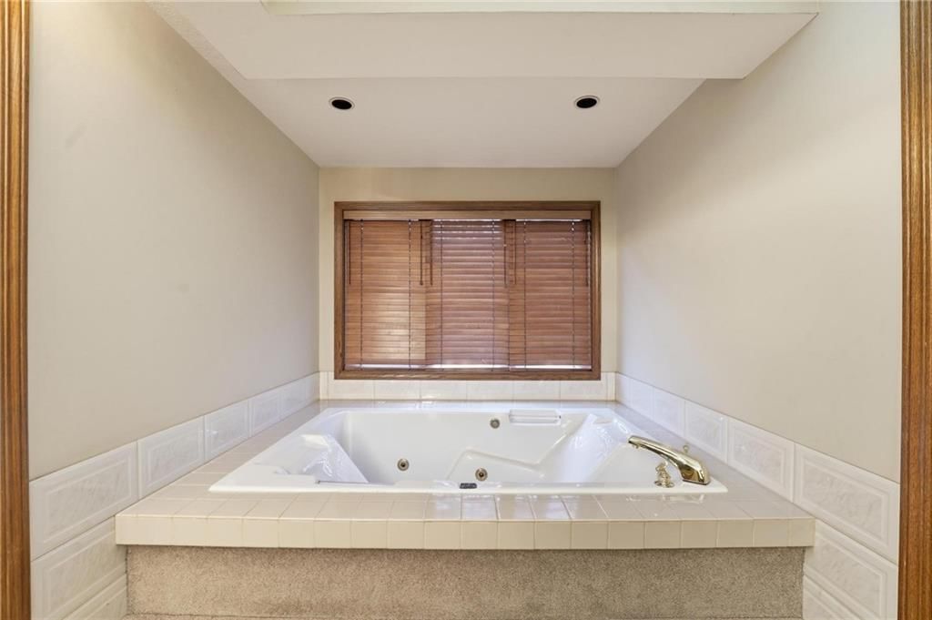 71 The Woodlands Drive — photo 32