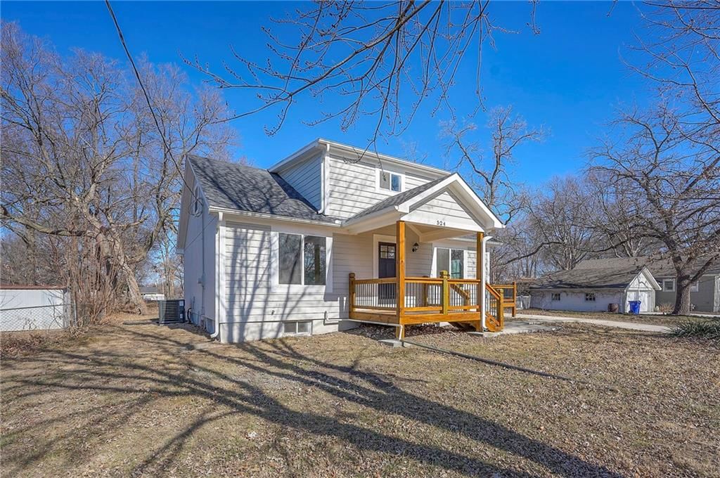 524 E Prairie Street — photo 2