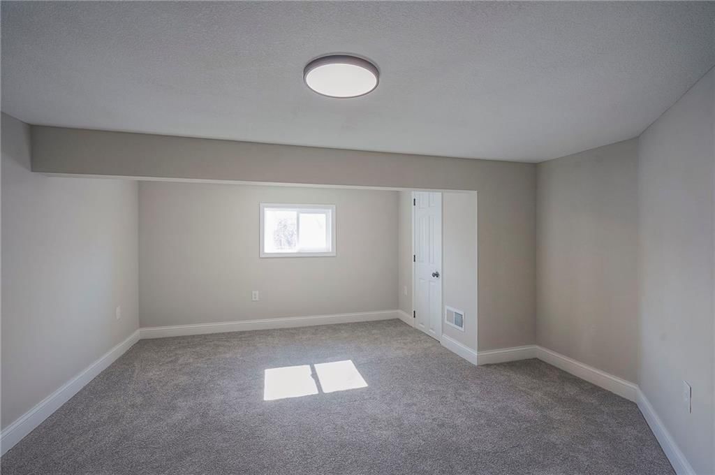 524 E Prairie Street — photo 25