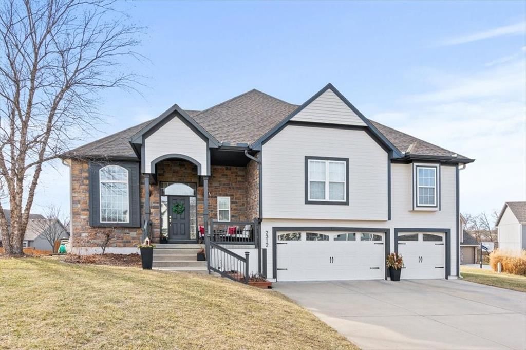 2312 SW Post Oak Court — photo 2