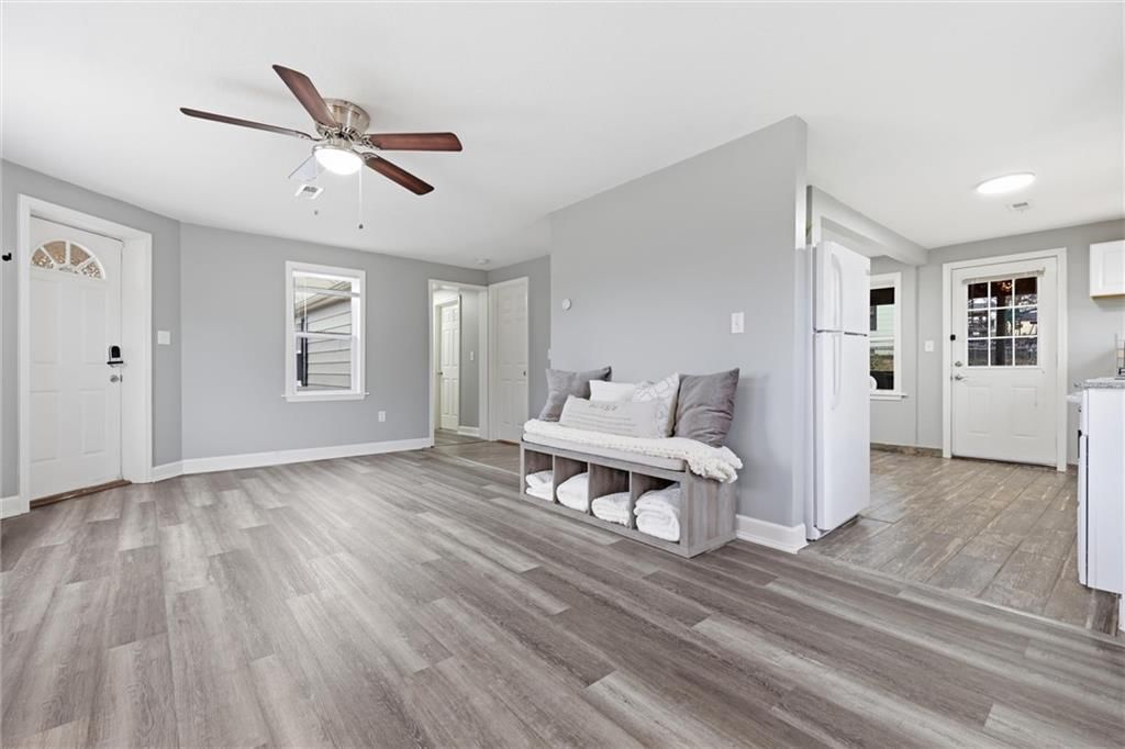 6713 S Elm Street — photo 8