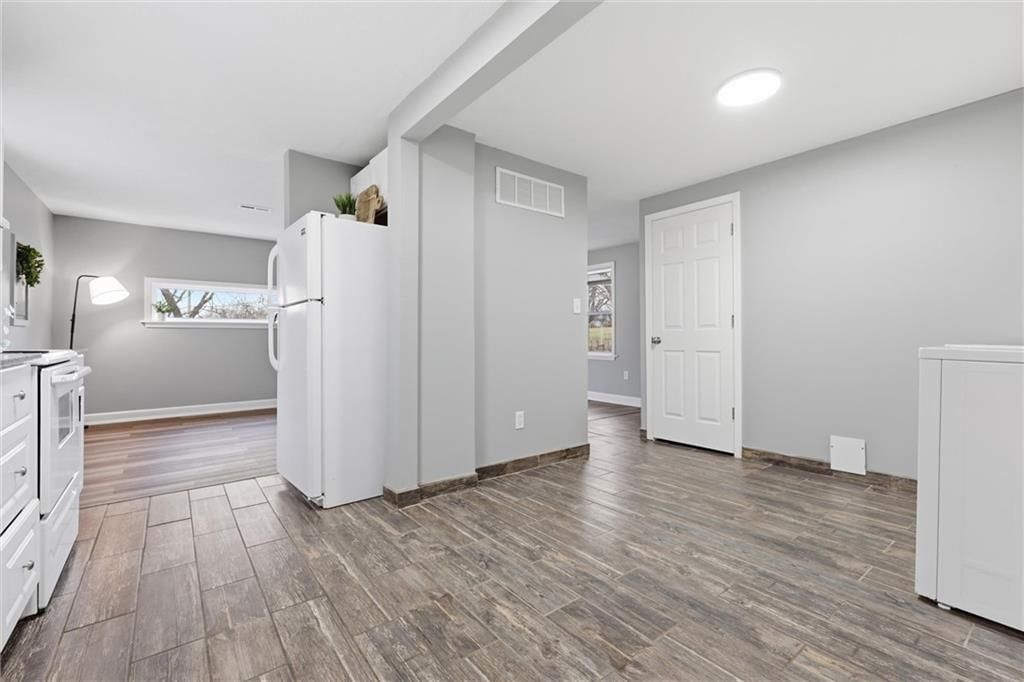 6713 S Elm Street — photo 15