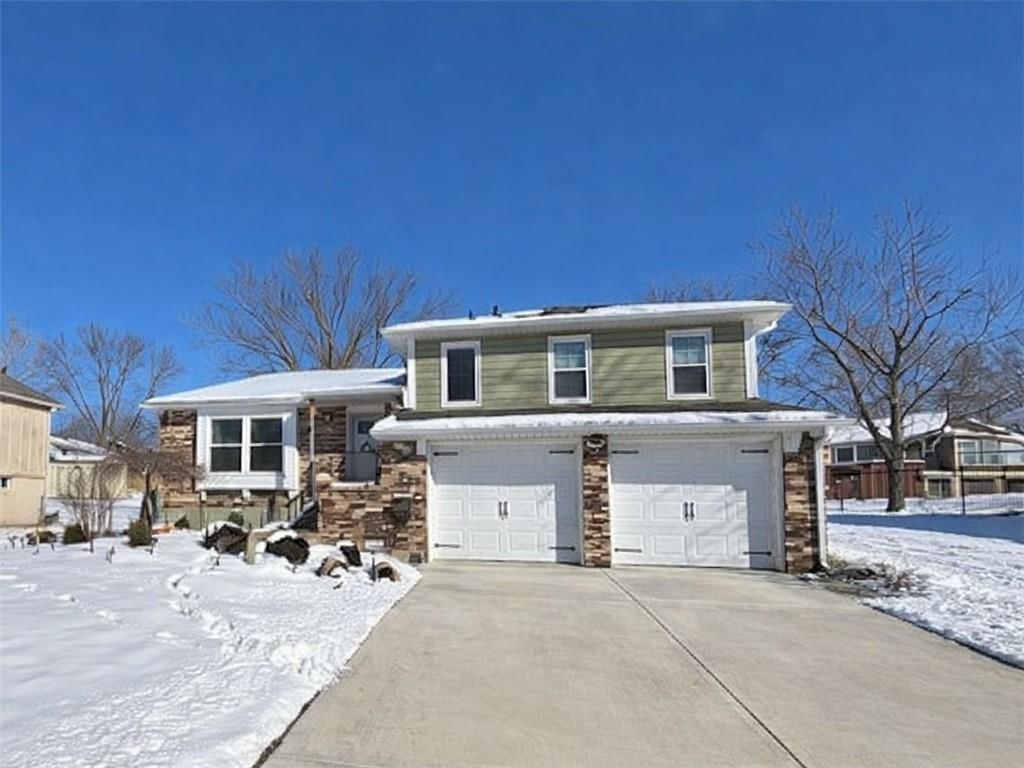 4509 NW Wallingford Drive — photo 2