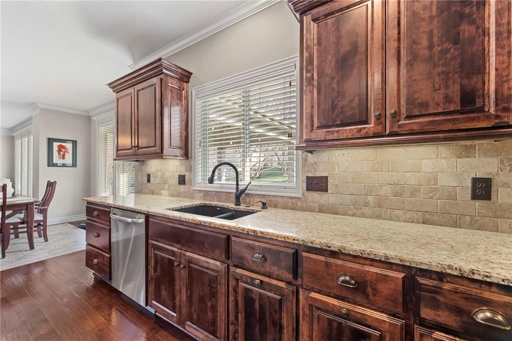 5819 Charlotte Street — photo 18