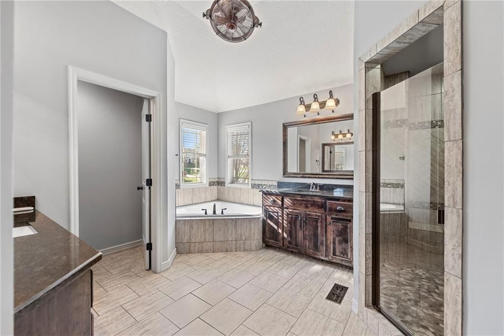 5819 Charlotte Street — photo 26