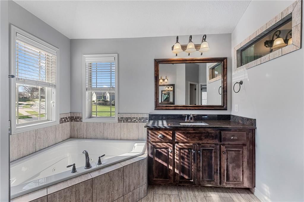 5819 Charlotte Street — photo 29