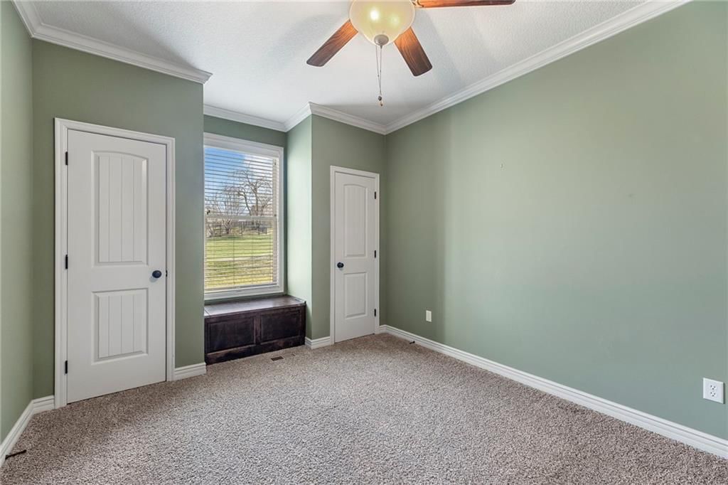 5819 Charlotte Street — photo 35